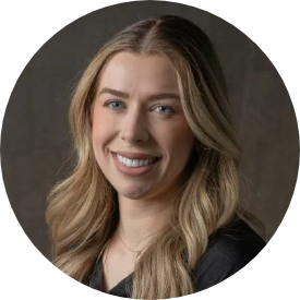 Portrait of Dr Lauren Callan